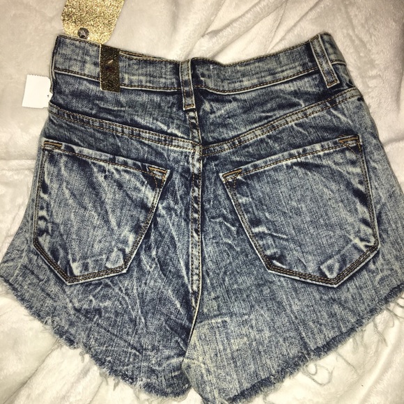 High waisted denim shorts BNWT - Picture 2 of 2